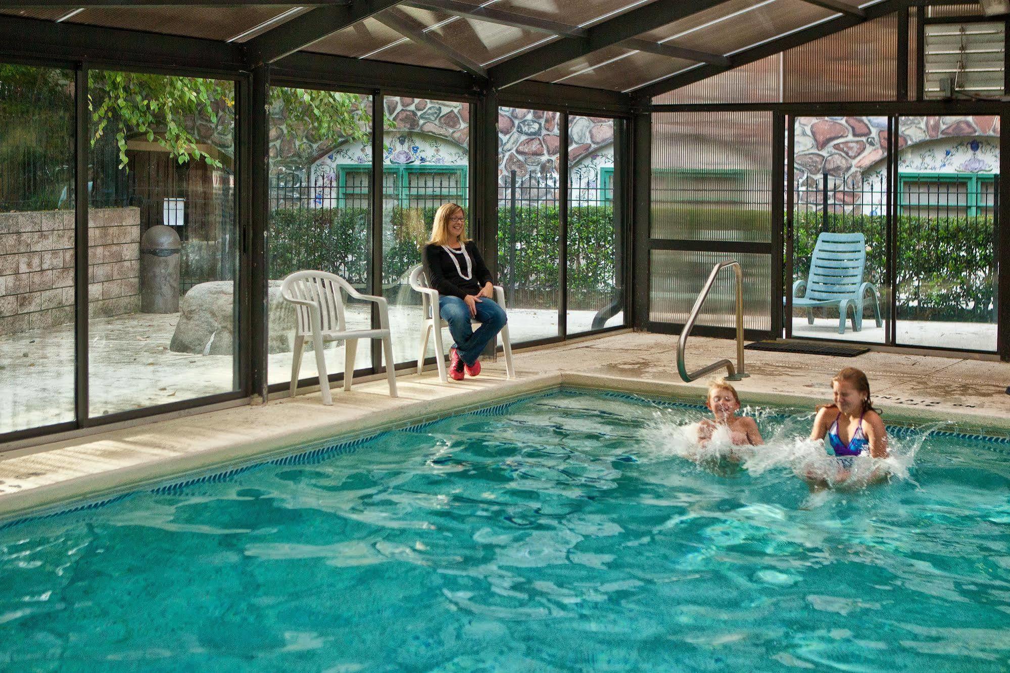 Helendorf River Inn, Suites & Conference Center Exterior photo